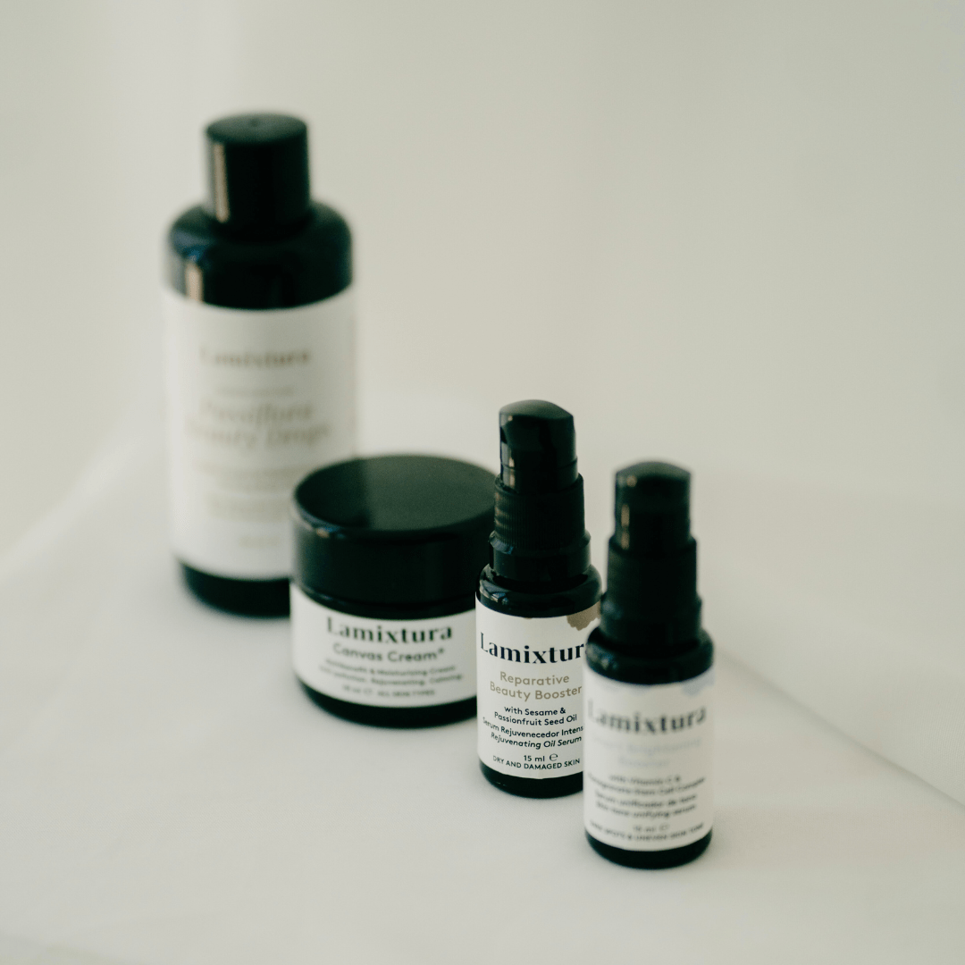 Rutina facial y corporal completa 100% natural.

Contiene:
 - Crema facial hidratante multifunción
 - Serum Reparador
 - Serum Iluminador y Unificador de tono
 - Aceite corporal nutritivo y reafirmante