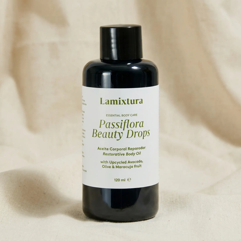 Aceite Corporal Regenerador 100% natural.

Restorative Body Oil with Upcycled Avocado, Olive & Maracuja fruit