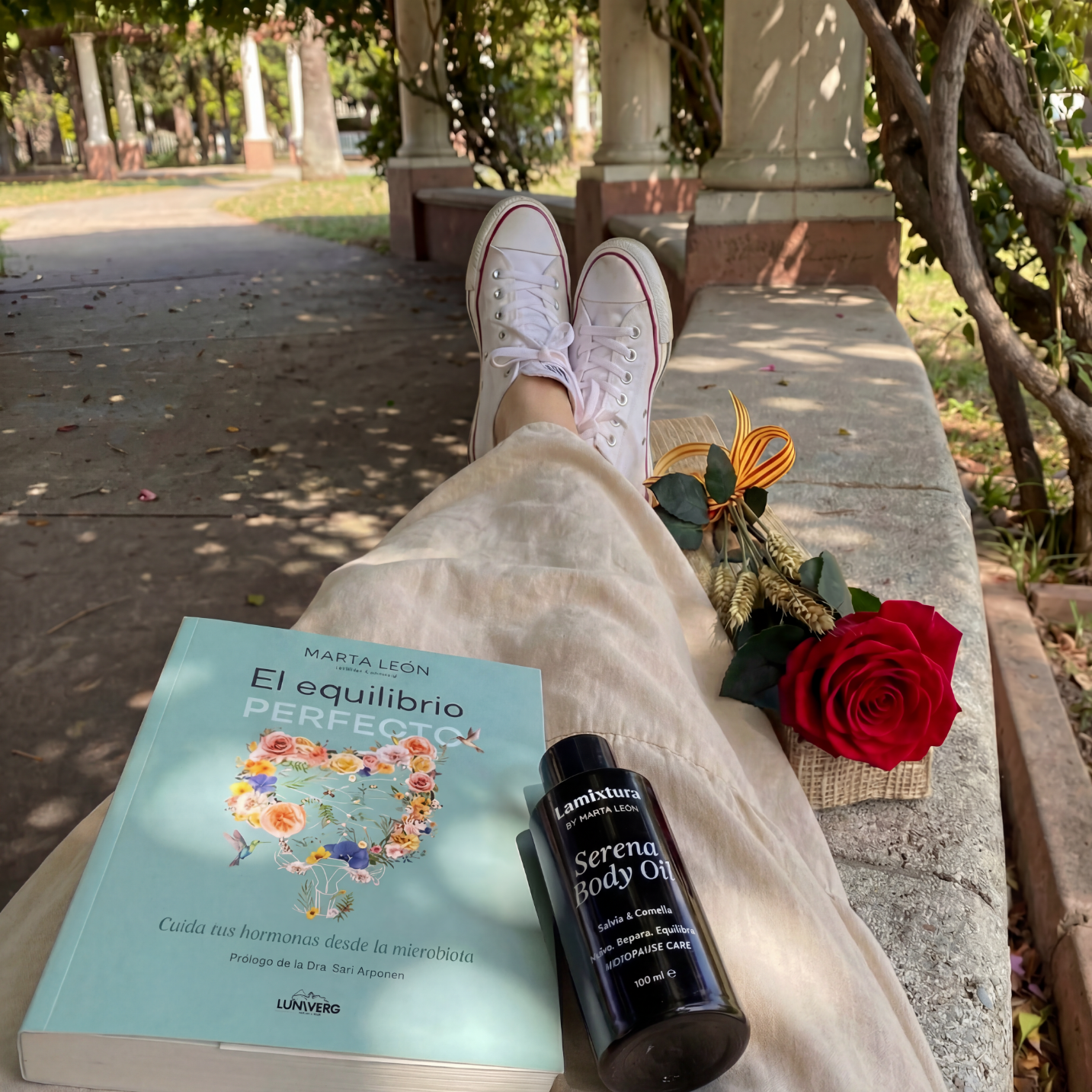 Regala el libro El equilibrio perfecto, de Marta León junto con Serena Body Oil para Sant Jordi, que es también el día internacional del libro!
Cuida tus hormonas desde la microbiota, tanto del intestino, como de la piel.
@foodgreenmood