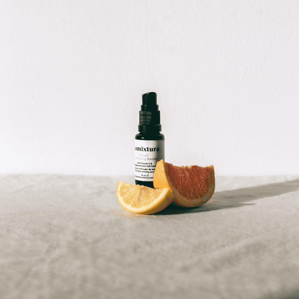 Brightening Booster with Vitamin C & Pomegranate Stem Cells Complex.
Anti-taches and tone unifying. Reduces melatonin by 38% - certified by clinical studies